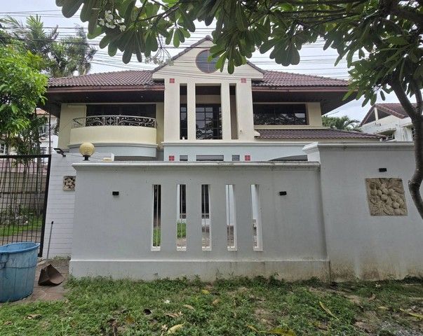 - ให้เช่าบ้านเดี่ยว2ชั้น 150ตรว. อยู่ถ.พัฒนาการ69 ใกล้ซีคอนสแควร์ พาราไดซ์พาร์ค