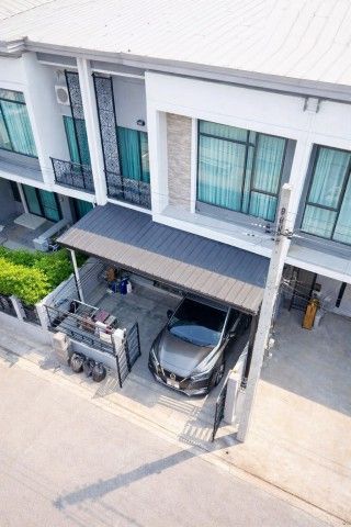 - ใกล้ MRTตลาดบางใหญ่ 800 เมตร เซ็นทรัล เวสต์เกต 600 เมตร ให้เช่าทาวน์เฮ้าส์2ชั้น3นอน2น้ำ18ตร.ว.106ตร.ม.เฟอร์ครบ