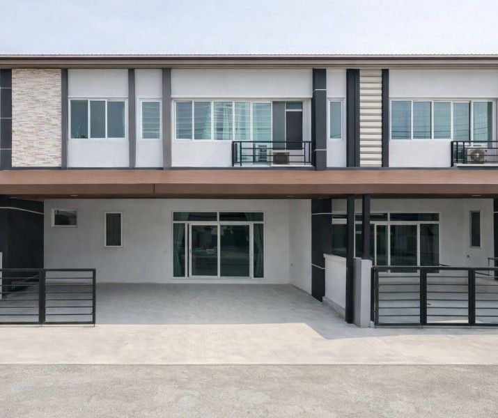 - แยกมิสทีน 450 ม.ให้เช่าทาวน์เฮ้าส์ 2 ชั้นฟังก์ชั่น 3 นอน 3 น้ำ ทำเลศักยภาพรามคำแหง ราษฎร์พัฒนา เดินทางสะดวก เหมาะสำหรับอยู่อาศัย โฮมออฟฟิศ