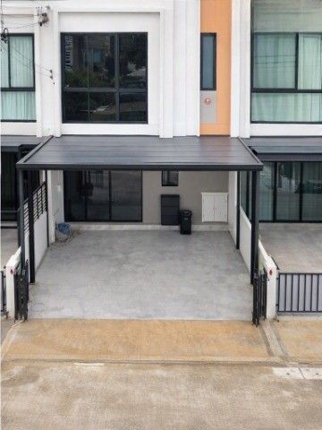 - ทาวน์โฮม 2 ชั้น 4 นอน 3 น้ำ ใกล้รร.เซนต์โยเซฟเมืองเอก 700 ม.พื้นที่ใช้สอย 130 ตร.ม.พร้อมเฟอร์ฯ Built in ทำเลบางพูน เมืองเอก เหมาะอยู่อาศัย