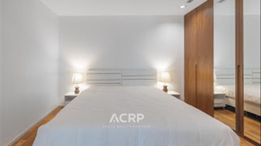 - ให้เช่าเพียง 45,000 บาท/เดือน The Legend Saladaeng | Luxury Pet-Friendly Condo