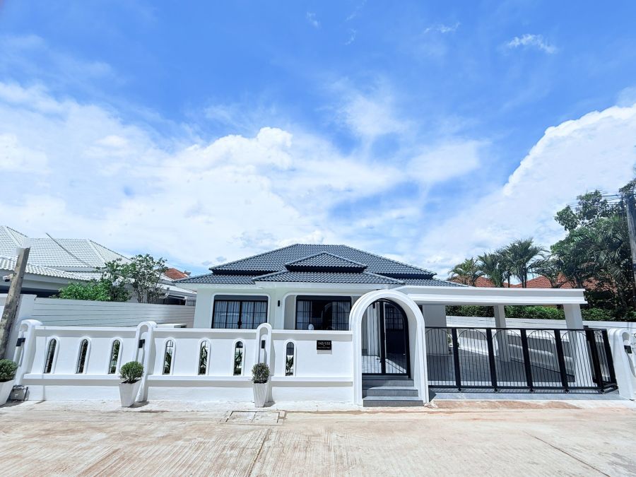 - ขายบ้านเดี่ยวพร้อมสระว่ายน้ำส่วนตัว พัทยา ทรอปิคอล 2 (ซอยสยามคันทรีคลับ)