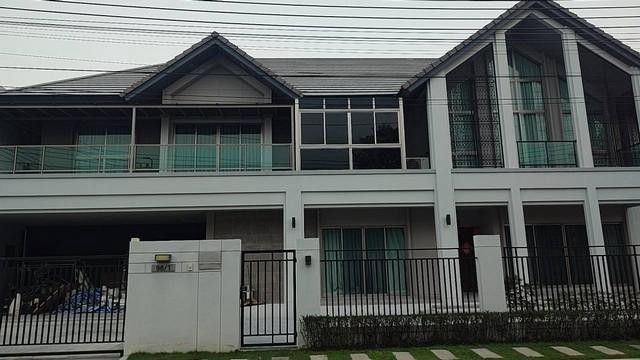 - ขายหรือเช่า บ้านสุดหรูในโครงการบางกอก บูเลอวาร์ด ซิกเนเจอร์ ลาดพร้าว-เสรีไทย