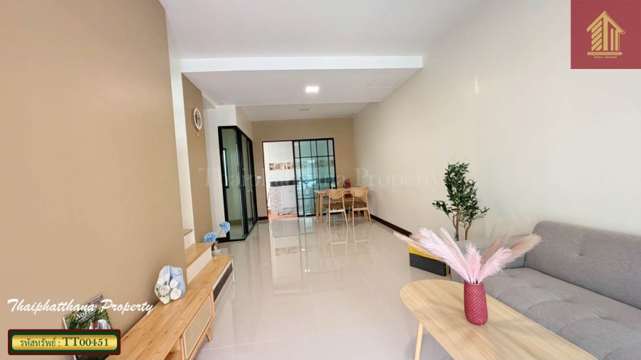 - หมู่บ้านพฤกษาวิลล์ 103 ซอย ส.มณีรัตน์ บ้านสวย ทำเลดีติดถนนเทพารักษ์