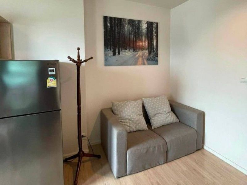 - Escent Condo By CPN (คอนโดตึกสูง) ห้องพร้อมอยู่ ครัวแยกเป็นสัดส่วน เฟอร์นิเจอร์ครบ ทุกอย่างตามภาพ.