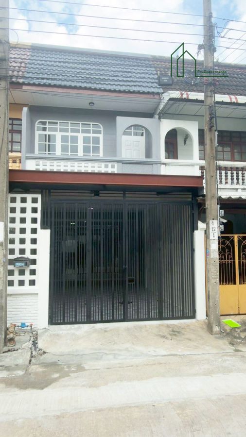 - ทาวน์เฮาส์ 2 ชั้น หมู่บ้านฐิติพร 1 ซอยรามคำแหง 96 สถานีรถไฟฟ้าสายสีเหลือง สถานีบางกะปิ c