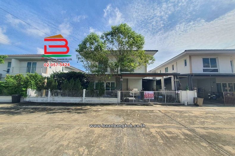 - บ้านเดี่ยว 2 ชั้น เนื้อที่ 50.6 ตร.ว. โครงการ บ้านประภาทรัพย์ รามอินทรา-หทัยราษฎร์ (หทัยราษฎร์ 39) ถนนหทัยราษฎร์ แขวงสามวาตะวันตก เขตคลองสามวา