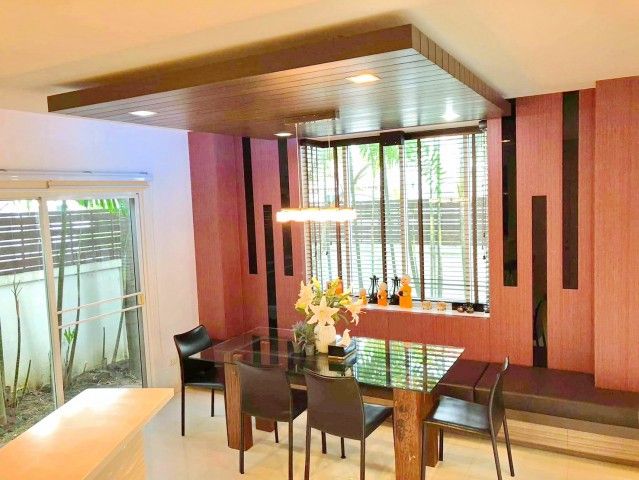- ย่านสาทร ติดถนนกัลปพฤกษ์ บ้านเดี่ยว 2 ชั้นหัวมุม 4 นอน 3 น้ำ 240 ตร.ม.ใกล้ม.สยาม 1 กม.พร้อมเฟอร์ฯ เหมาะสำหรับพักอาศัย ออฟฟิศ
