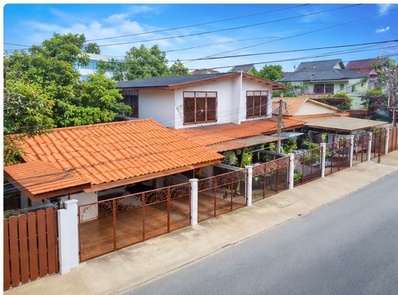 - จดทะเบียนบริษัทได้ ใกล้สำนักงานที่ดินประเวศ 899 ม. กรุงเทพกรีฑา 4นอน 4น้ำ ขนาด 50 ตร.ว. 250ตร.ม. ติดป้ายได้ แบ่งเช่าได้