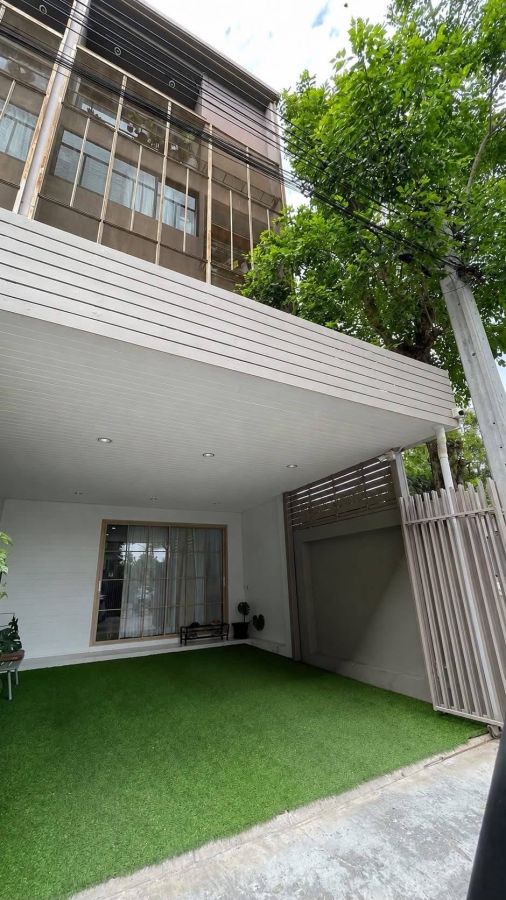 - ประหยัดไฟด้วยโซลาร์เซลล์! ขาย/ให้เช่าทาวน์โฮม 3.5 ชั้น "Haus Niche แจ้งวัฒนะ" ทำโฮมออฟฟิศได้ ใกล้ รร.นานาชาติ ISB!