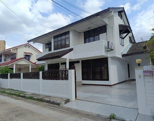- ให้เช่าHome Office บ้านเดี่ยว 2 ชั้น หมู่บ้านราชตฤณมัย ริมถนนพหลโยธิน / ใกล้ BTS พหลโยธิน 59 / Renovate ใหม่ ไฟฟ้า 3 เฟส จดบริษัทได้