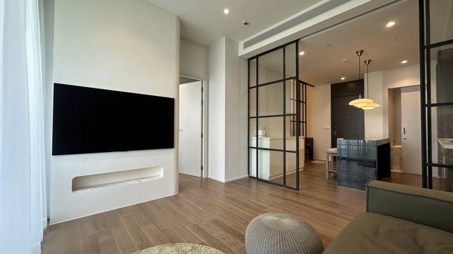 - ขายคอนโดระดับ Super luxury "Muniq Langsuan", (freehold), 64.56 sq.m. อยู่ในทำเลเงียบสงบใกล้สวนลุมพินี, Pathum Wan District, Bangkok.