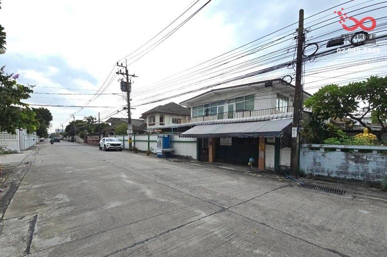 - ขายบ้านเดี่ยว 72 ตร.ว. หมู่บ้าน ต.รวมโชค โชคชัย 4 ซอย 56 ลาดพร้าว ใกล้รถไฟฟ้าสายสีเหลือง สถานีโชคชัย 4