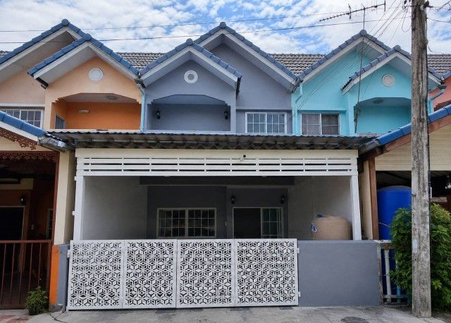 - บ้านอยู่เจริญ 3 ถนนพระองค์เจ้าสาย คลอง 4 ลำลูกกา บ้านเปล่ารีโนเวทพร้อมอยู่ สภาพดี ราคาพิเศษ พร้อมเปิดเจรจาต่อรองราคาได้