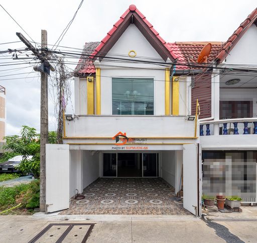 - ขาย ทาวน์เฮ้าส์ 2 ชั้น ถ.เทพารักษ์ 15ตร.ว. ในซอย เรวัต 1 พร้อมอยู่