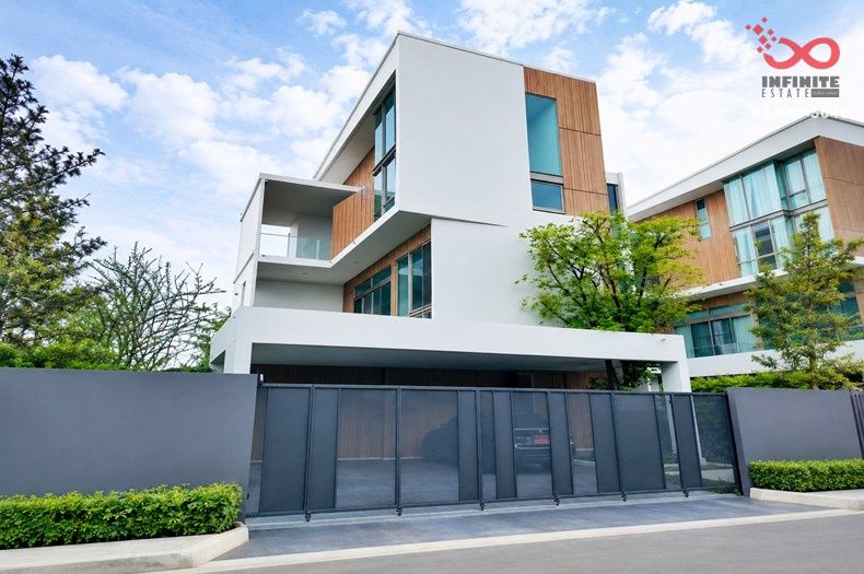 - ขายบ้านเดี่ยว 3 ชั้น หลังมุม 94 ตร.ว. หมู่บ้าน วีเว่ พระราม 9 ถนนกรุงเทพกรีฑา