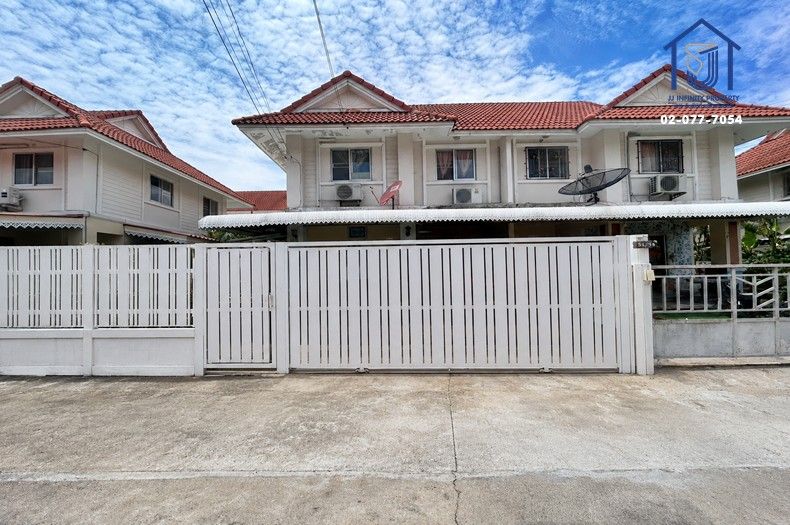 - ขายบ้านแฝด 2 ชั้น หมู่บ้านพนาลี ประชาอุทิศ 90 ใกล้โรงเรียนสารสาสน์วิเทศศึกษา และทางด่วนวงแหวนใต้