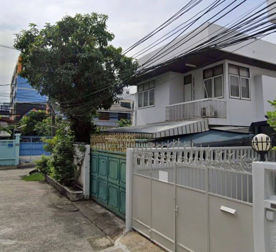 - ขายบ้านเดี่ยวรัชดา พระราม9 ใกล้ MRT พระราม9 ที่ดินพร้อมบ้านเก่า 47ตร.ว หลังมุม รัชดาภิเษกซอย3 ใกล้เซ็นทรัลพระรามเก้า ฟอร์จูน เอสพานาด จ๊อดแฟร์ Rama9