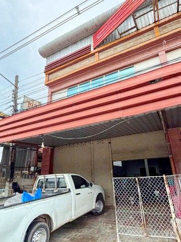 - ใกล้โรงเรียนเซนต์แมรี่มหาสารคาม 350 ม. 18 ตร.ว.220 ตร.ม. มหาสารคาม เฉลิมพระเกียรติ ร.9 ให้เช่าห้องแถว 3 ชั้น 1 ห้องนอน 1 ห้องน้ำ