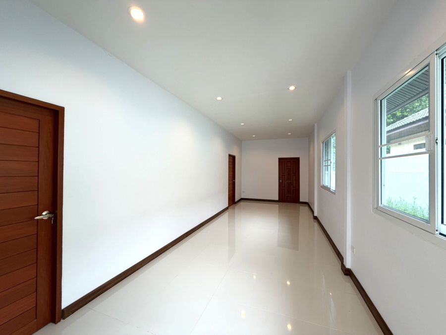 - ขายบ้านสวย พร้อมอยู่ ทำเลดี ซอยมาบยายเลีย49 ราคาเข้าถึงง่าย