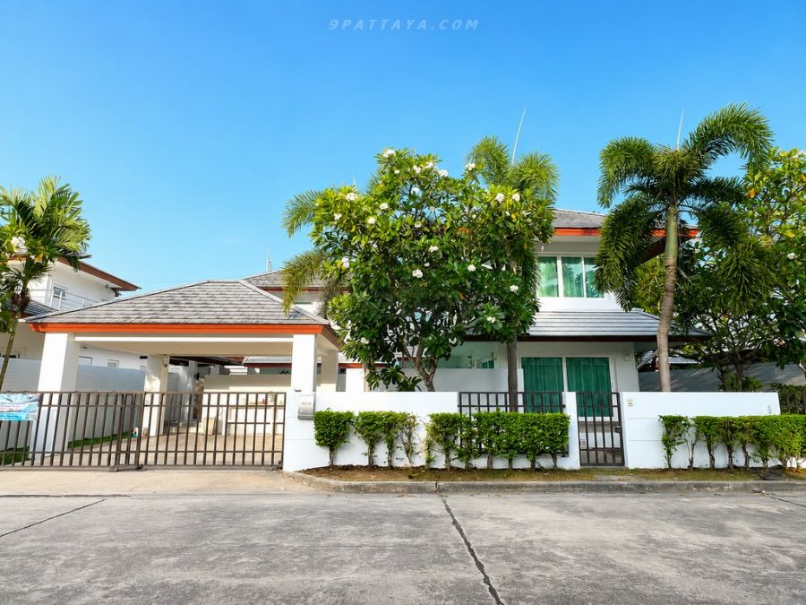 - ขายบ้าน SeaBreeze Villa Pattaya พร้อมสระว่ายน้ำส่วนตัว 3 ห้องนอน 3 ห้องน้ำ ขนาด 250 ตารางเมตร