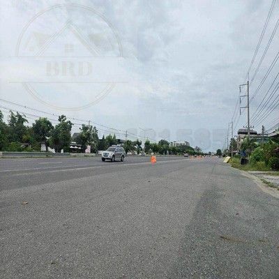 - ขายที่ดินติดถนนสุขุมวิทบางพระ เมืองชลบุรี เนื้อที่ 1-3-61 ไร่ (761 ตรว.) ขายเหมา 30 ล้าน เมืองชลบุรี 20110