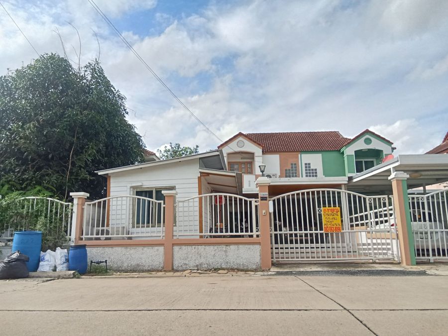 - ขายบ้านแฝด 2 ชั้น หมู่บ้านซื่อตรงดอนเมือง คลอง2 ลำลูกกา