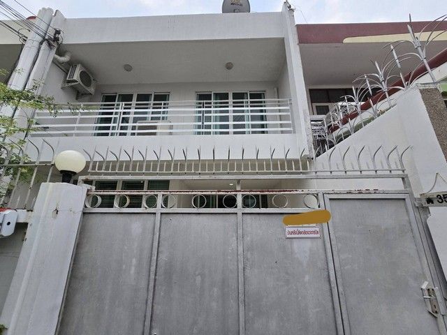 - ให้เช่า ทาวน์เฮาส์2ชั้น 28 ตรว. อยู่ถนนสุขุมวิท89 6นาทีถึงBTSสถานีบางจาก