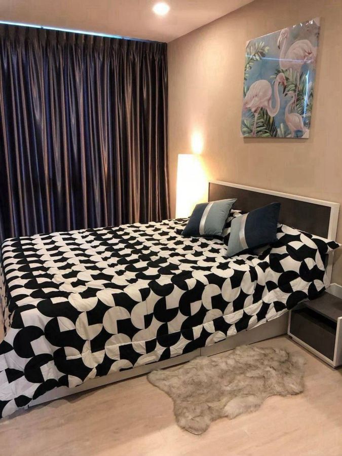 - คอนโดปาล์มสปริง นิมมาน อาคารรอยัล (Palm Springs Nimman Royal) ทำเลทอง เชียงใหม่