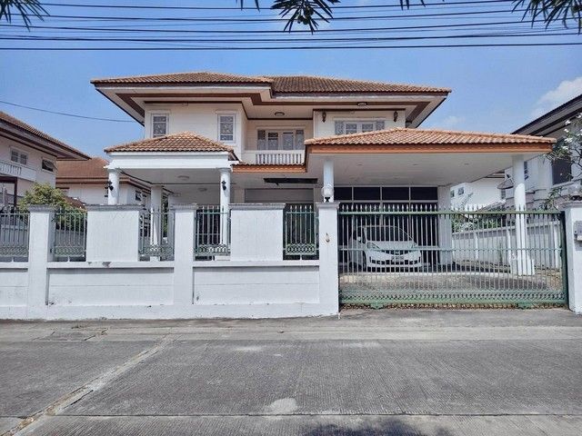 - บ้านเดี่ยว 100 ตรว 3 ห้องนอน 3 ห้องน้ำ จอดรถในบ้านได้ 4 คัน ย่านตลิ่งชันเขตทวีวัฒนา กรุงเทพมหานคร