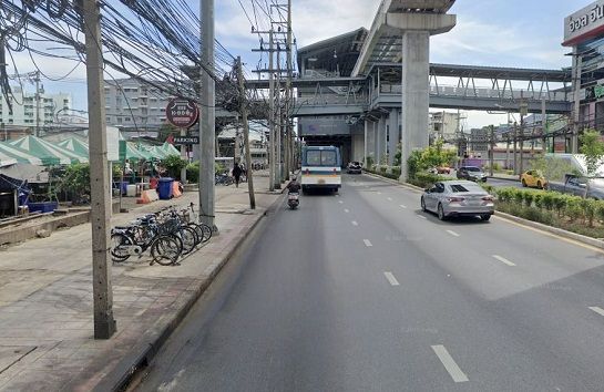 - ขายที่ดินพร้อมสิ่งปลูกสร้าง ลาดพร้าว ซอย 87 ใกล้ Central Eastville