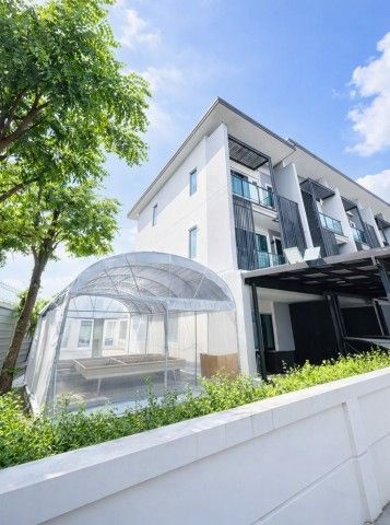 - MRT บางรักใหญ่ 680ม. วัดมะเดื่อ 900ม. 46 ตร.ว. รัตนาธิเบศร์ ทาวน์โฮมหลังริม 3ชั้น 3นอน 3น้ำ170 ตร.ม. วิวสวนธรรมชาติ