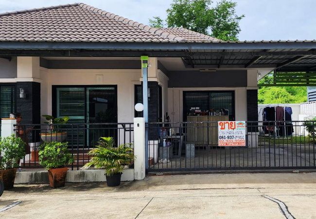 - ขายบ้านเดี่ยว หมู่บ้านเอพลัส การ์เด้นโฮม เนื้อที่ 54 ตร.ว. 1 ชั้น 3 นอน 2 น้ำ