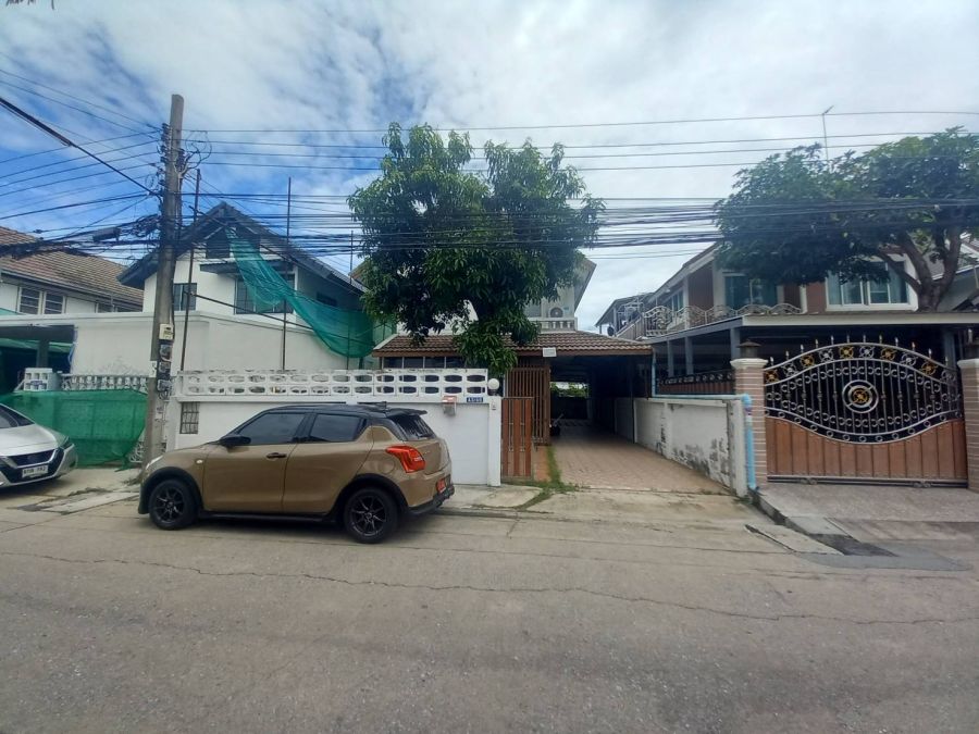 - ขายบ้านเดี่ยว 2 ชั้น ปากเกร็ดวิลเลจ 3นอน2น้ำ เนื้อที่ 51 ตร.วา ใกล้ถ.แจ้งวัฒนะ ถ.ติวานนท์ ถ.ราชพฤกษ์ เซ็นทรัลแจ้งวัฒนะ เมเจอร์ฮอลลีวูดแจ้งวัฒนะ