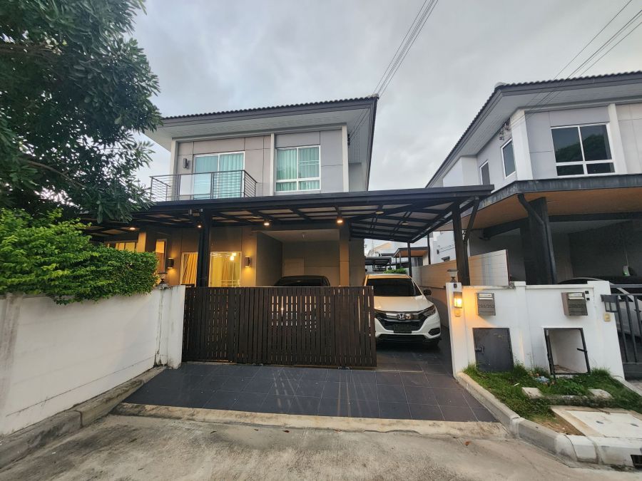 - ขายบ้านเดี่ยว 2 ชั้น หลังมุม โครงการเซนโทร วัชรพล | บ้านสวย พร้อมเข้าอยู่ พื้นที่กว้าง บรรยากาศส่วนตัว
