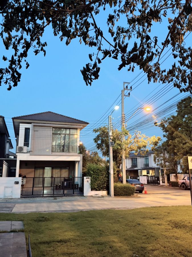 - บ้านแฝด พฤกษาวิลล์ 92 อ่อนนุช-สุวรรณภูมิ ลาดกระบัง14/1