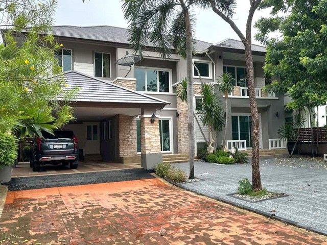 - บ้านเดี่ยว 2 ชั้น เป็นโครงการบ้านเดี่ยวระดับหรู (Luxury) 173 ตรว.กิ่งแก้ว บางพลี ใกล้สนามบินสุวรรณภูมิ
