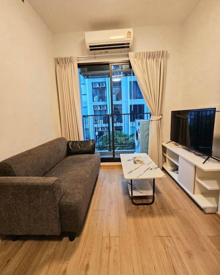 - Feel Condo ลาดพร้าว 122 ขนาด 25 ตารางเมตร ชั้น 4 พร้อมอยู่ ใกล้ MRT มหาดไทย และ MRT ลาดพร้าว 101
