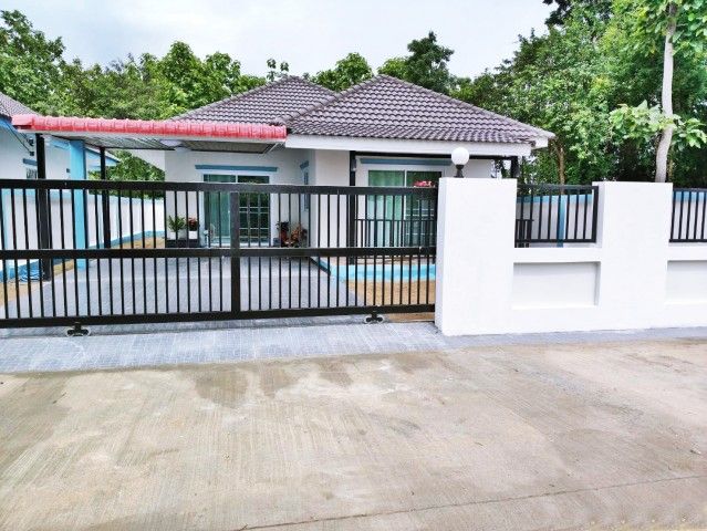 - บ้านเดี่ยวสร้างใหม่1.69ล้านบาท 72ตรว.3นอน ใกล้ รพ.สันป่าตอง เชียงใหม่ T.o86-3ol-6l6l วัสดุใหม่เอี่ยมทั้งหลัง อยู่ในชุมชน ใกล้ตลาด