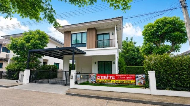 - ขายบ้านเดี่ยว 51 ตารางวา หลังมุม ขนาดใหญ่พิเศษ โครงการโมดิวิลล่า ลาดกระบัง ตกแต่งครบพร้อมเข้าอยู่