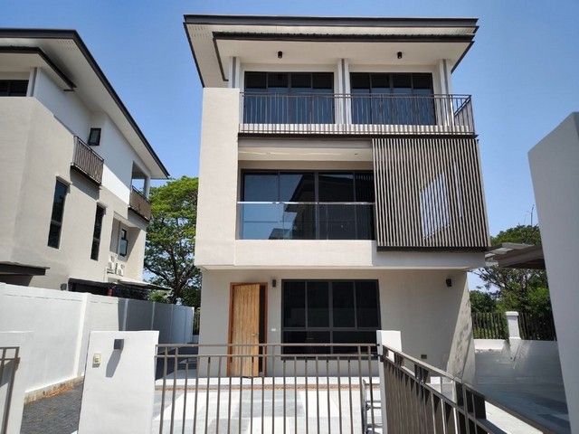 - ขายบ้านเดี่ยว Luxury 3 ชั้น AQ Arbor สวนหลวง ร.9 พัฒนาการ | หลังริม แปลงใหญ่ พร้อมอยู่