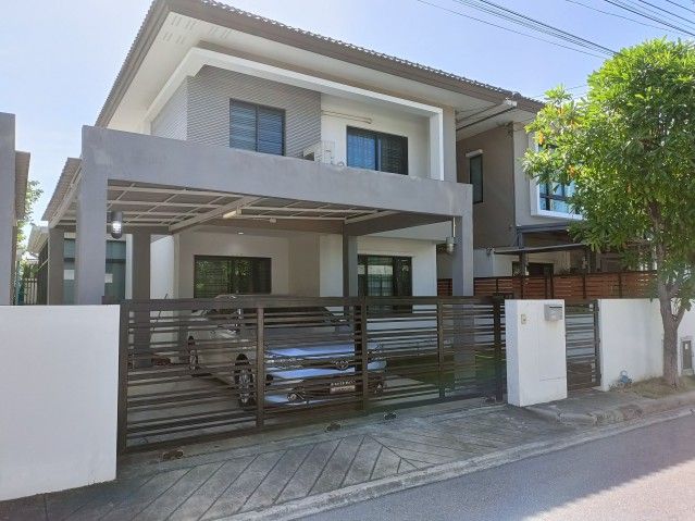 - ขายด่วน! บ้านเดี่ยว อารียา โคโม่ บางนา 160 ตร.ม. ราคาเพียง 4.89 ล้านบาท