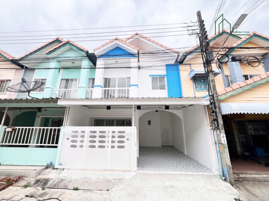 - ทาวน์เฮ้าส์ 2 ชั้น หมู่บ้านมัณฑิรา บางพลี-ตำหรุ ฟรีโอน
