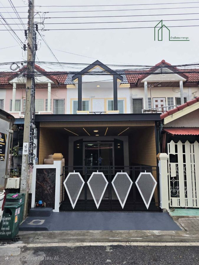 - ทาวน์เฮ้าส์ 2 ชั้น หมู่บ้าน ทรัพย์ดินทอง ถนนเทพารักษ์ บางเมือง รีโนเวทใหม่ทั้งหลัง