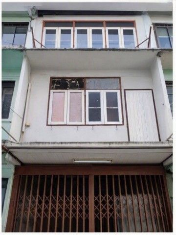 - จันทร์22-26 ทาวน์โฮม 3 ชั้น 3นอน 2น้ำ ใกล้สำนักงานเขตสาทร 350 ม.แม็คโคร ฟู้ดเซอร์วิส ถนนจันทน์ 30 ตร.ว. 220 ตร.ม. ทำเลใจกลางสาทร