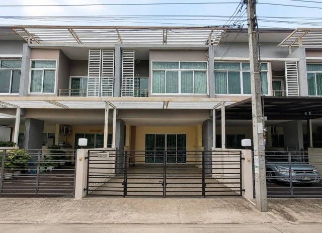 - โครงการเดอะปาร์ค แอทแฟชั่น ซอยรามอินทรา 64 บ้านเปล่าสภาพดี พร้อมอยู่ หน้าบ้านไม่ชนใคร ฟังก์ชันครบทุกการใช้งาน ทำเลดีเดินทางสะดวก