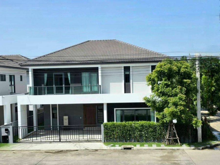 - ให้เช่าบ้านเดี่ยว 2 ชั้น หลังมุม 63 ตร.ว โครงการเซนโทร วิภาวดี ทำเลดี ใกล้รถไฟฟ้าสายสีแดง สถานีดอนเมือง