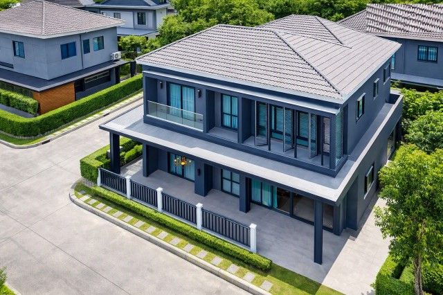 - บ้านเดี่ยวหลังหัวมุม โรบินสัน ราชพฤกษ์ 2 กม.-แจ้งวัฒนะ ติดถนนหลัก ให้เช่า 4 นอน 4 น้ำ 60 ตร.วา. 350ตร.ม.