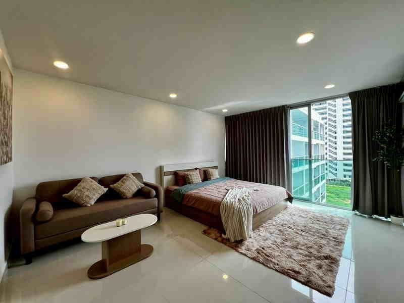 - ขายด่วนคอนโด CLUB ROYAL CONDOMINIUM | WONGAMAT, PATTAYA ห้องสวย พร้อมเฟอร์
