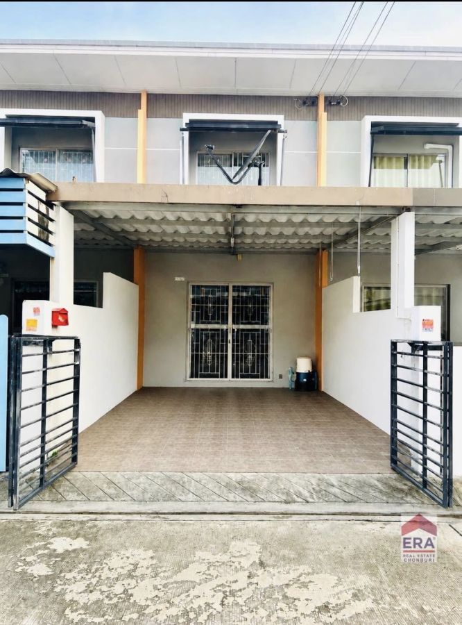 - บ้าน 2 ชั้น ราคาเพียง 1.45 ล้านบาท! แฟมิลี่ซิตี้ พานทอง มาบโป่ง ทำเลใกล้นิคมอมตะฯ เดินทางสะดวก